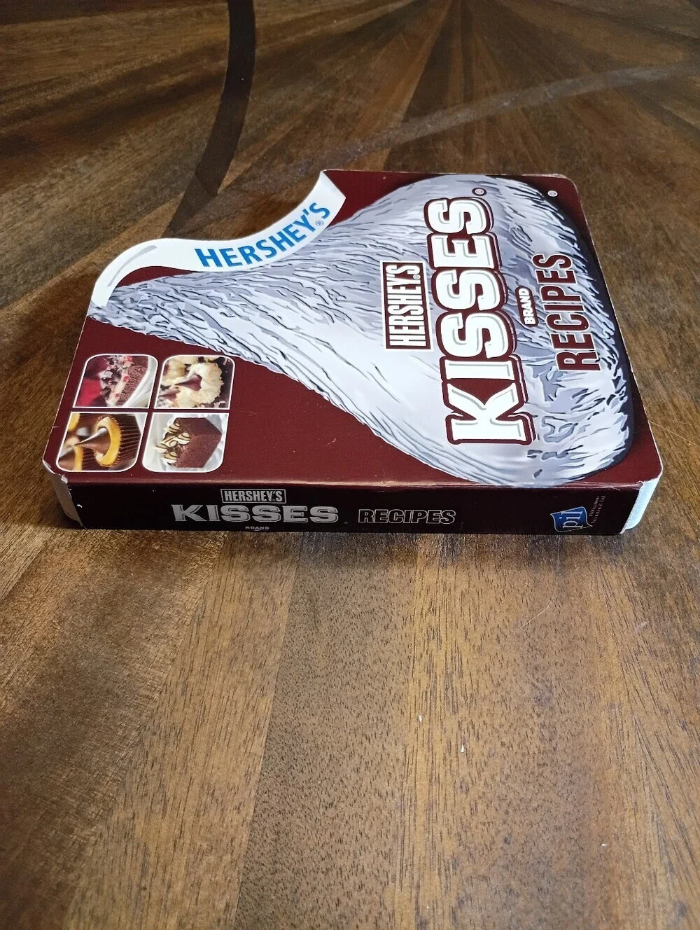 Hershey’s KISSES Brand Recipes Shaped Hardcover Cookbook 2009 Collectible
